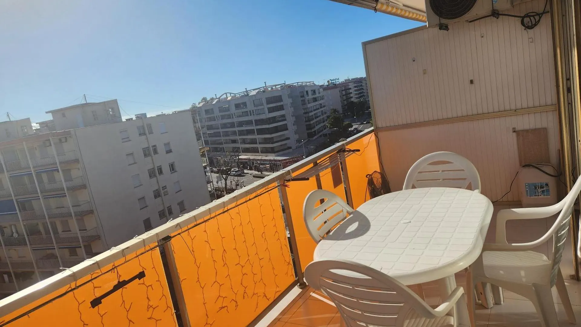 Apartamento Arcoiris La Pineda España